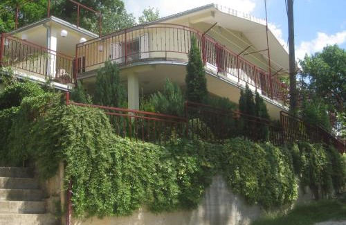 Garjak Apartment | Oceanfront Apartments Cvitini Dvori with Breakfast Included