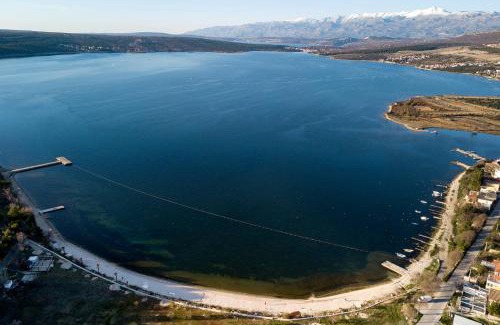 Gornji Karin Apartment | Oceanfront Apartments David: Guest Rated 9.2/10 & Family-Friendly
