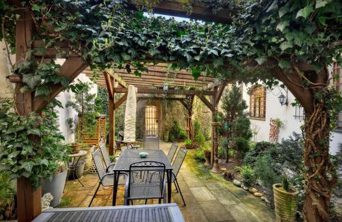 Cesky Krumlov Apartment | Experience Comfort at Apartments Dlouhá 93 - Rated 9.5/10