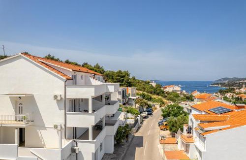 Krizna luka Apartment | Exceptional Guest Rated Apartments Dobrila 1 Experience