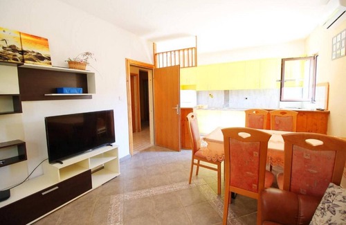 Dinjiska Apartment | Apartments Dubravica - two bedroom apartment with a sea view