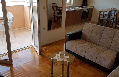 Malinska-Dubasnica Apartment | Oceanfront Apartments Dunja Malinska with Family-Focused Amenities