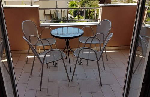 Malinska-Dubasnica Apartment | Oceanfront Apartments Dunja Malinska with Family-Focused Amenities