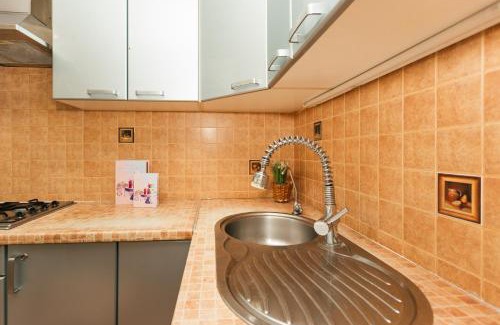 Zarichnyi District Apartment | Pet-Friendly Apartments Faraon with Ocean View & Hot Tub
