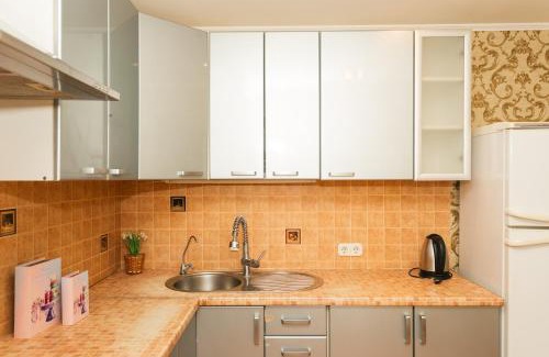 Zarichnyi District Apartment | Pet-Friendly Apartments Faraon with Ocean View & Hot Tub