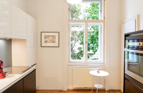 Himmelpfortgrund Apartment | Child-Friendly Retreat at Apartments Fuchsthallergasse