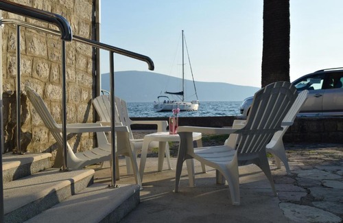Tomicici Apartment | Premium Stay at Apartments Gasparini with Ocean View