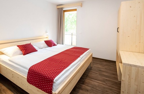 Ukanc Apartment | Apartments Goldhorn Kingdom - Two-Bedroom Apartment with Balcony (A)