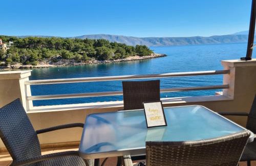 Cove Basina (Jelsa) Apartment | Oceanfront Bliss at Apartments Habek 2 - Guest Rated 10/10