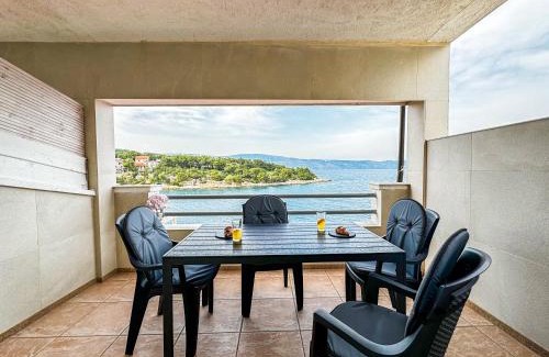 Cove Basina (Jelsa) Apartment | Oceanfront Bliss at Apartments Habek 2 - Guest Rated 10/10