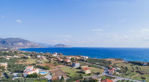 Xifias Apartment | Inviting Xifoupolis Hotel & Studios with Pool and Hot Tub