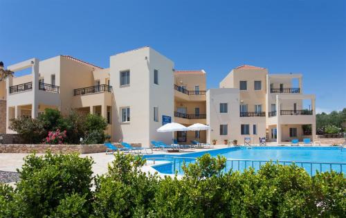 Xifias Apartment | Inviting Xifoupolis Hotel & Studios with Pool and Hot Tub