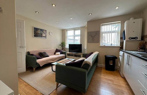 Birmingham Apartment | Cozy Apartments in Aston-Birmingham, Near Villa Park