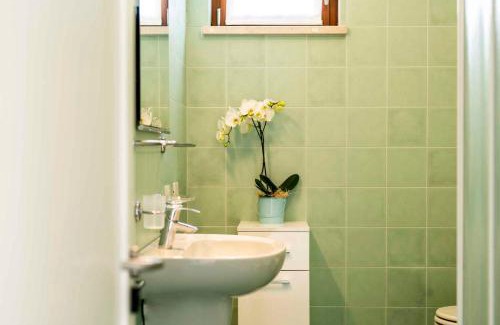 Villaggio Sanghen Apartment | Pet-Friendly Apartments in Manerba del Garda with Pool