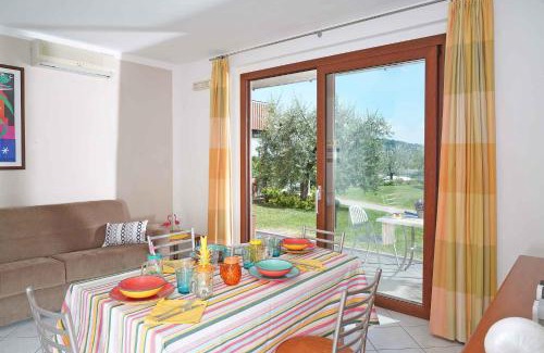 Villaggio Sanghen Apartment | Pet-Friendly Apartments in Manerba del Garda with Pool