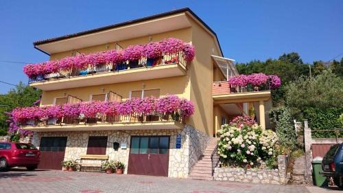 Donji Kraj Apartment | Family-Friendly Apartments in Moscenicka Draga, Rated 9.3