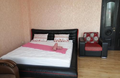 Old Boulevard Apartment | Historic Batumi Apartments Near Seaside Park with Pool