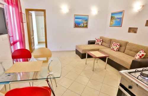 Cove Osibova (Milna) Apartment | Inviting Oceanfront Apartments Ivan in Osibova, Croatia