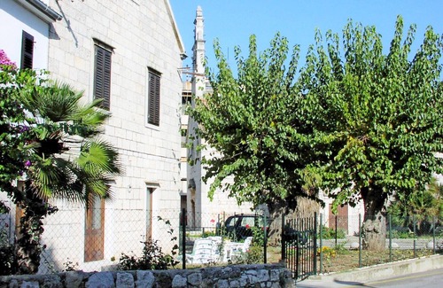 Cove Rogacic Apartment | Discover Apartments Ivo in Beautiful Vis, Croatia