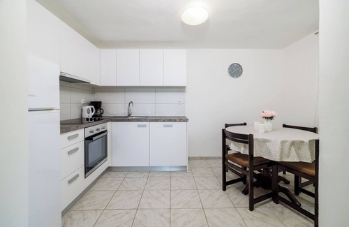 Klanfari Apartment | Oceanfront Apartments Jadranka with Breakfast in Dramalj