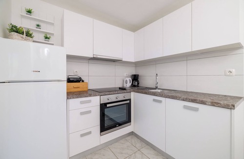 Klanfari Apartment | Oceanfront Apartments Jadranka with Breakfast in Dramalj