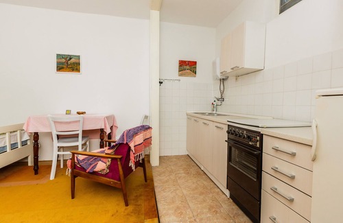 Kastel Stari Apartment | Guest Rated 10/10: Oceanfront Apartments Jelen in Kastel Stari