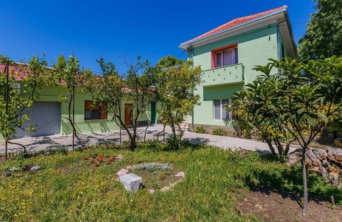 Kastel Stari Apartment | Guest Rated 10/10: Oceanfront Apartments Jelen in Kastel Stari