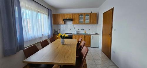 Catrnja Apartment | Highly Rated Apartments Jure: Pet and Child Friendly Stays