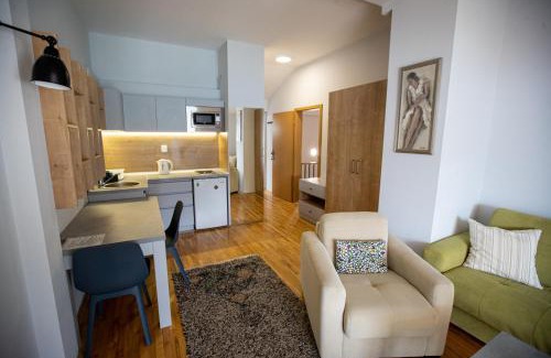 Varosh Apartment | Discover Kanevce Beach&Relax: Oceanfront Family Retreat