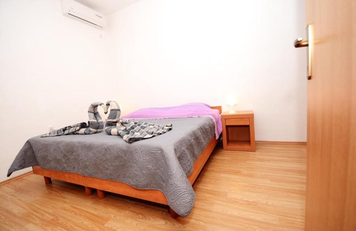 Verunic Apartment | Oceanfront Apartments Katarina with High Guest Ratings