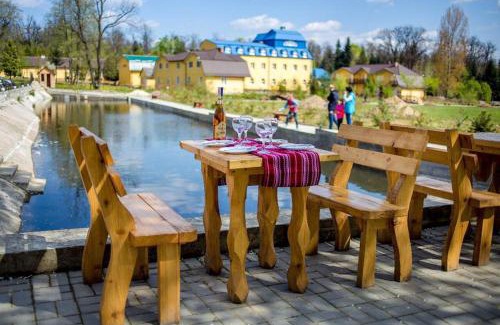 Truskavets Apartment | Family-Friendly Retreat at Apartments Konvalia with Pool