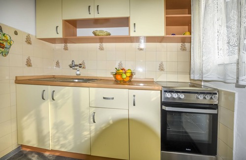 Dvornica Apartment | Guest Rated 10/10: Apartments Krešimir with Ocean Views
