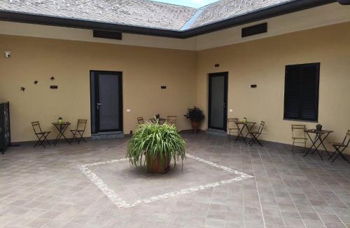 Cardano al Campo House | Apartments Le Rondini 2