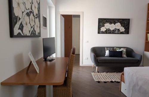Cardano al Campo House | Apartments Le Rondini 3