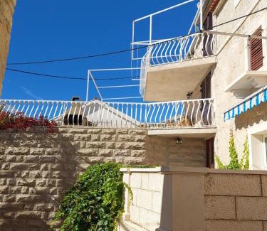 Pisak Apartment | Family-Friendly Stay at Apartments Leut with Great Ratings