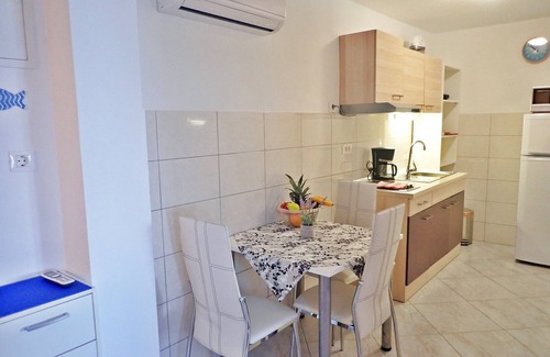 Baric Draga Apartment | Guest Rated 10/10: Apartments LILLY BY THE SEA in Tribanj