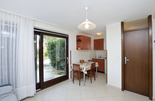 Cres Apartment | Guest Rated 10/10: Apartments Ljubomir on Island Cres