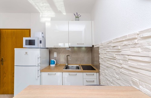 Okrug Gornji Apartment | Oceanfront Apartments Marina: Rated 10/10 in Okrug Gornji