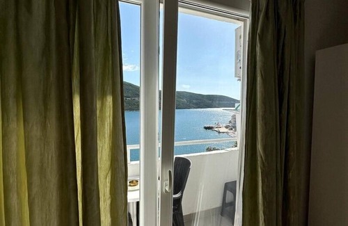 Neum Apartment | Inviting Apartments Mango: Studio for 3 with Pool Access