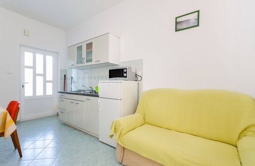 Lopar Apartment | Oceanfront Family Retreat at Apartments Marija & Lino