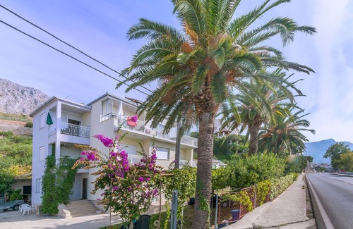 Duce Apartment | Top-Rated Oceanfront Apartments Marija in Duce