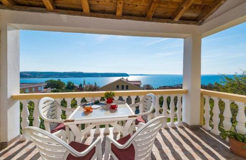 Rtina Apartment | Oceanfront Apartments Marko Dominik - Pet Friendly Getaway