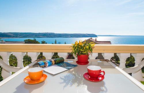 Rtina Apartment | Oceanfront Apartments Marko Dominik - Pet Friendly Getaway