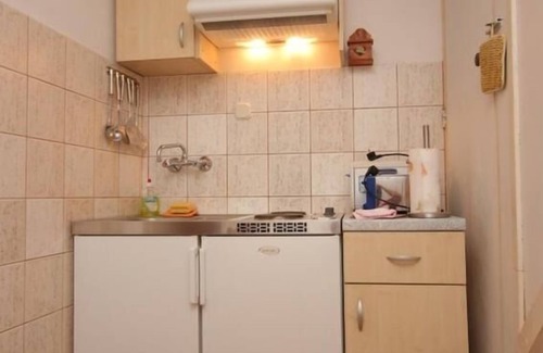 Cove Rogacic Apartment | Apartments Mat (10207-A2) - Vis - island Vis