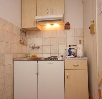 Cove Rogacic Apartment | Oceanfront Apartments Mat - Ideal Location & Guest Rated 9/10