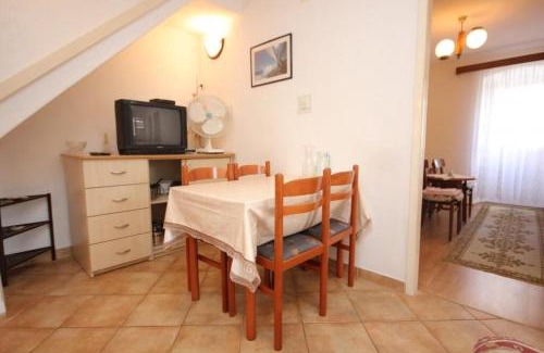 Cove Rogacic Apartment | Oceanfront Apartments Mat - Ideal Location & Guest Rated 9/10