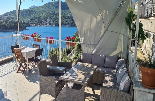 Stikovica Apartment | Beautiful Sea View Studio at Apartments Matea - Family Friendly