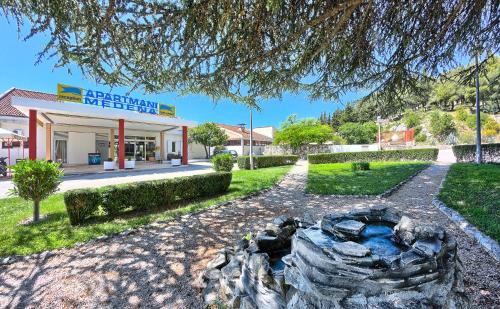Seget Donji Apartment | Cozy Apartments Medena with Ocean View and Pool Access