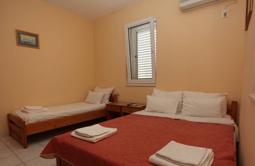 Maini House | Comfortable Stay at Apartments Memidz with Family-Friendly Amenities