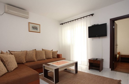 Maini House | Comfortable Stay at Apartments Memidz with Family-Friendly Amenities